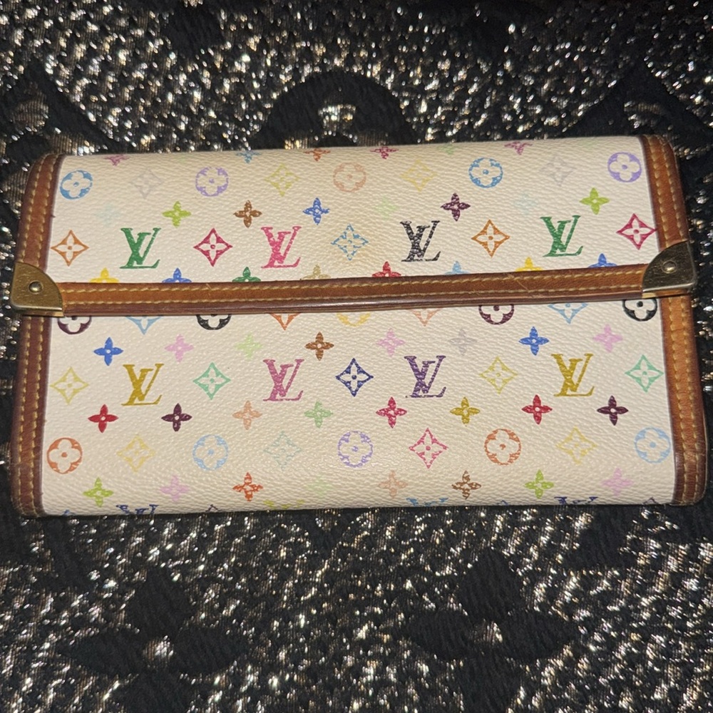 Women’s or Men’s Louis Vuitton MURAKAMI monogram Porte Trevor Wallet! Preloved❤️ - Picture 4 of 17
